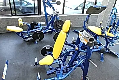 hack squat machine hoist